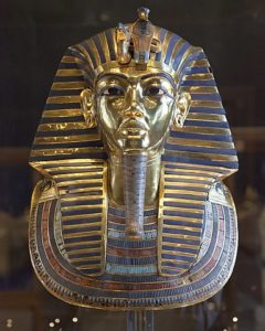 A photograph of the Tutankhamun (or 'King Tut') mask at the Egyptian Museum in Cairo (image courtesy Wikimedia Commons)